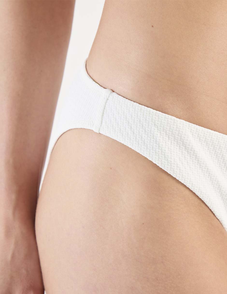 Bikini a la cadera para mujer
