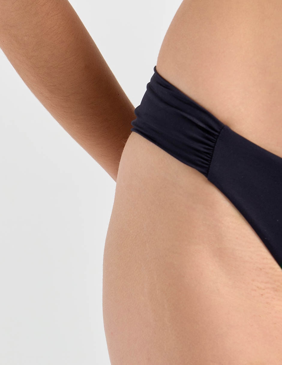Bikini a la cadera para mujer